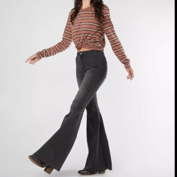 FREE PEOPLE Just Float On Flare Stretch Jeans. Size 25 - Picture 1 of 9